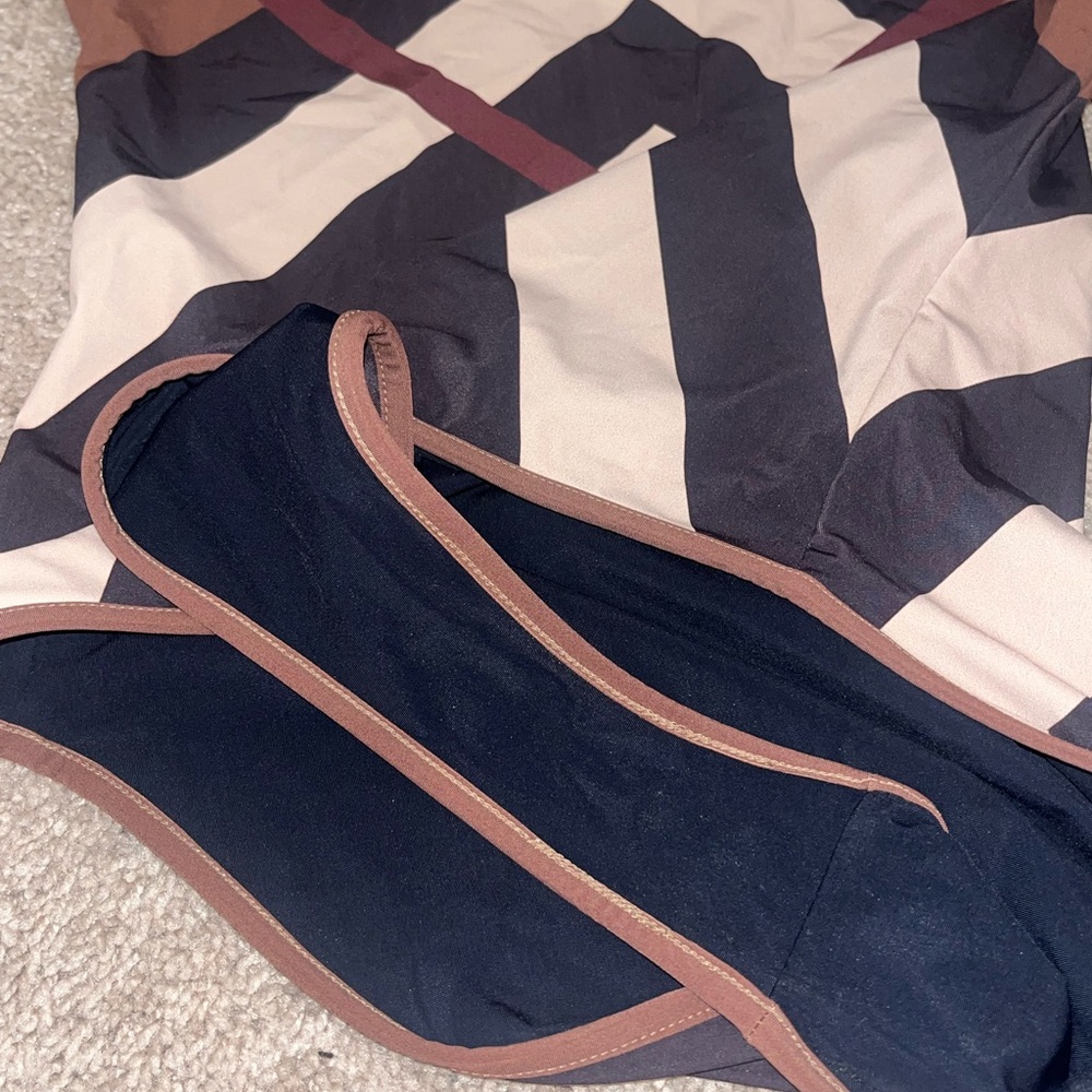 BURBERRY Cleddau Check one piece in Dark Birch/brown NWT - Picture 15 of 16